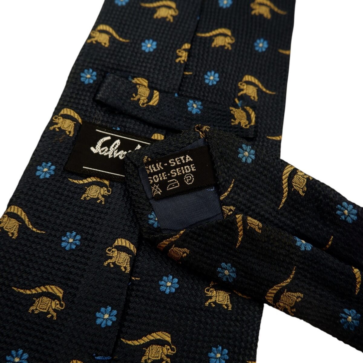 a14709 10 Salvatore Ferragamo Tie Silk Black Bagde Pattern Italy (US Import Tax Included) มุมที่ 10
