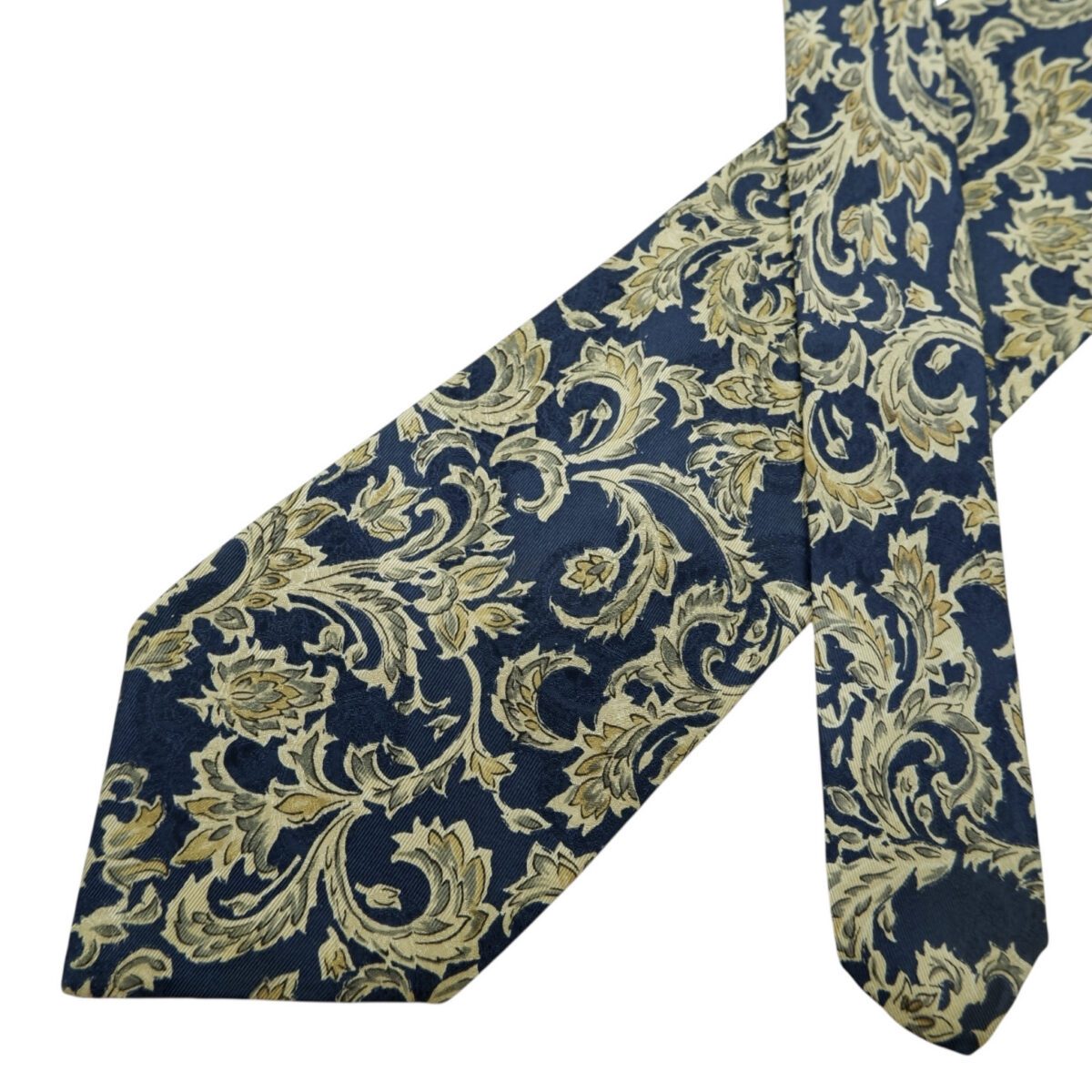Burberry Tie Silk Navy Grey Vine Japan (US Import Tax Included) | mesabb clothing Burberry Tie Silk Navy Grey Vine Japan (US Import Tax Included) มุมที่ 2