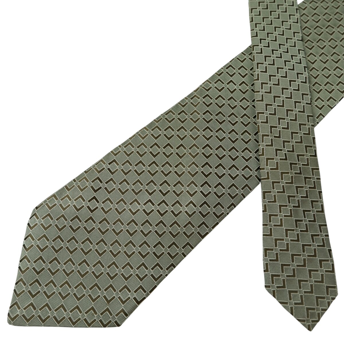 Hugo Boss Tie Silk Grey Geometric Italy (US Import Tax Included) | mesabb clothing Hugo Boss Tie Silk Grey Geometric Italy (US Import Tax Included) มุมที่ 2