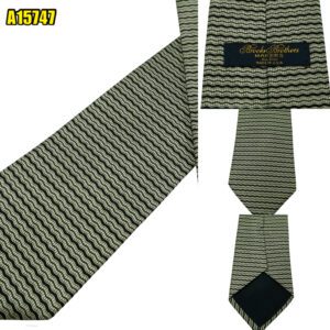 Brooks Brothers Tie Silk Black Silver Stripe USA (US Import Tax Included) มุมที่ 1