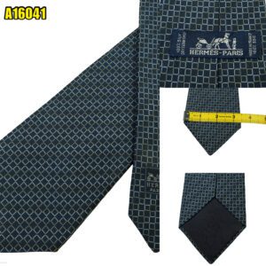 Hermes Tie Silk Blue Geometric France (US Import Tax Included) มุมที่ 1