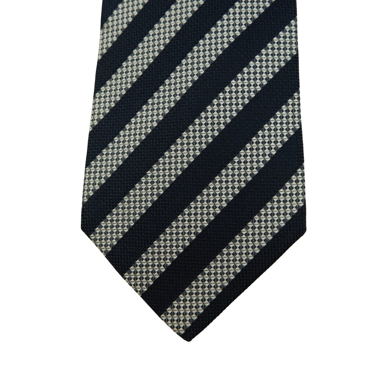 a16200 6 Hugo Boss Tie Silk Black Silver Stripe Italy (US Import Tax Included) มุมที่ 6