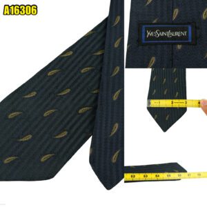 Yves Saint Laurent Tie Silk Dark Navy Paisley Japan (US Import Tax Included) มุมที่ 1
