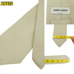 Giorgio Armani Tie Silk Solid Beige Italy (US Import Tax Included) มุมที่ 1