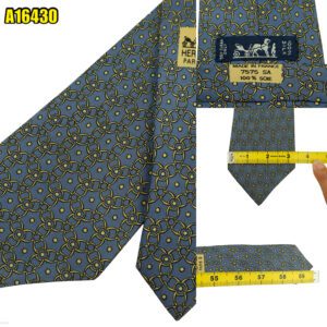 Hermes Tie Silk Light Blue Geometric France (US Import Tax Included) มุมที่ 1