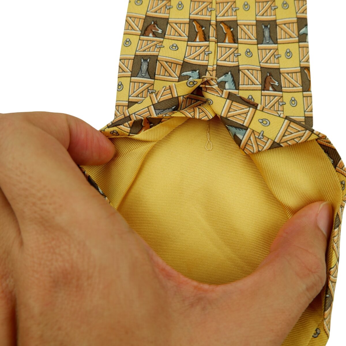 a16462 12 Hermes Tie Silk Yellow Animal Pattern France (US Import Tax Included) มุมที่ 12