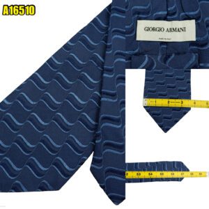 Giorgio Armani Tie Silk Navy Geometric Italy (US Import Tax Included) มุมที่ 1