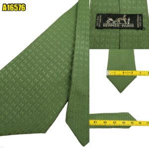 Hermes Tie Silk Green H Monogram France (US Import Tax Included) มุมที่ 1